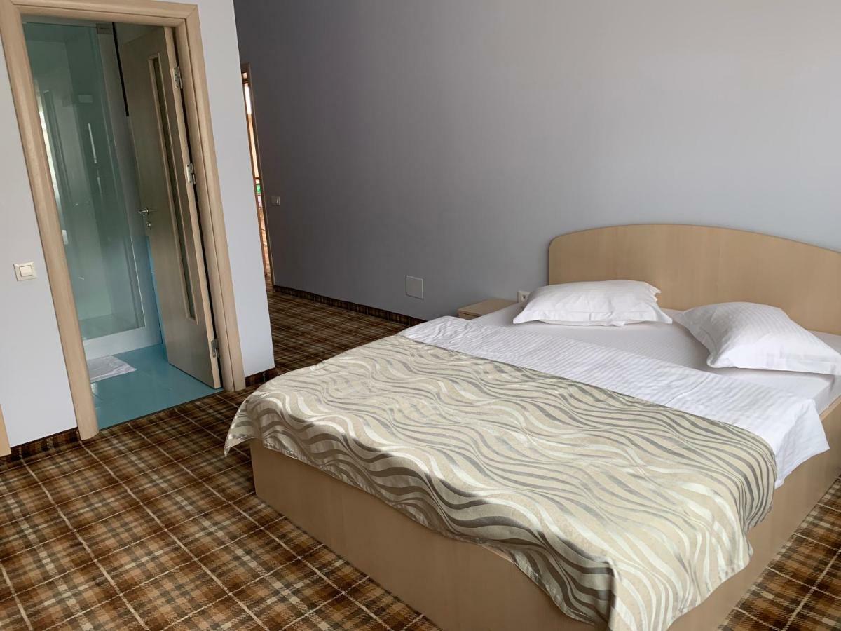 Vila Curcubeu Hotel Buşteni Exterior foto